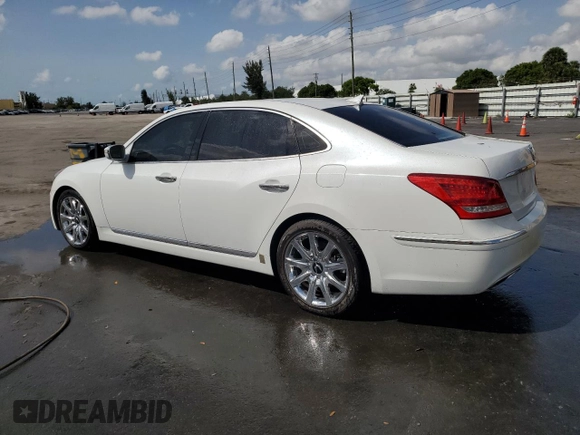 2013 Hyundai Equus Signature z VIN KMHGH4JH1DU067560, wystawiony jako Copart lot #57420475 z przebiegiem 85 291 mil mil oraz Czysty tytuł • Clean title. Historia ofert i sprzedaży dostępna na DreamBid. Obrazek 2.
