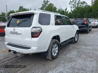 2018 Toyota 4Runner SR5 z VIN JTEBU5JR9J5610308, wystawiony jako IAAI lot #37802713 z przebiegiem 64 200 mil mil oraz . Historia ofert i sprzedaży dostępna na DreamBid. Obrazek 4.