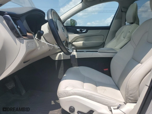 2022 Volvo XC60 Momentum with VIN YV4L12RK9N1967229, listed as a Copart auction lot 65001794 with 48,584 mi miles and Non Repairable. Bid and sale history available at carsss.com. Image 7.