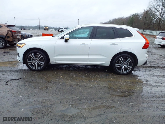 2020 Volvo XC60 Momentum with VIN YV4102DK8L1522348, listed as a IAAI auction lot 41729535 with 43,833 mi miles. Bid and sale history available at carsss.com. Image 14.