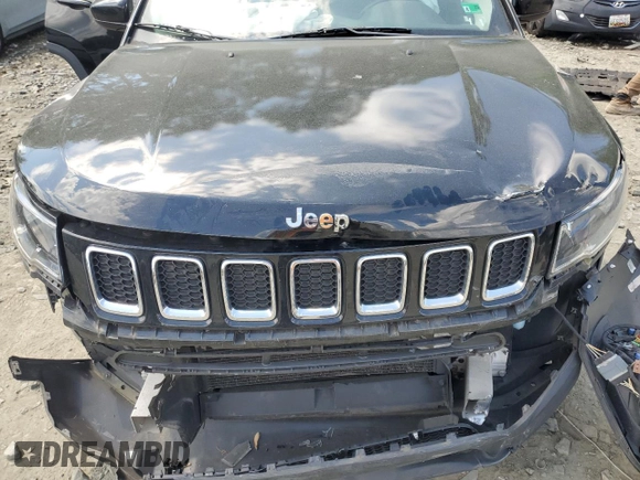 2017 Jeep Compass Latitude z VIN 3C4NJDBBXHT692369, wystawiony jako Copart lot #56152005 z przebiegiem 72 578 mil mil oraz Szkoda całkowita • Salvage title. Historia ofert i sprzedaży dostępna na DreamBid. Obrazek 12.