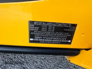 2015 McLaren 650S z VIN SBM11FAA4FW005324, wystawiony jako Copart lot #43651815 z przebiegiem 28 798 mil mil oraz Tytuł czysty. Historia ofert i sprzedaży dostępna na DreamBid. Obrazek 10.