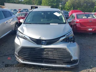 2024 Toyota Sienna LE z VIN 5TDKRKEC0RS203462, wystawiony jako IAAI lot #42240548 z przebiegiem 28 038 mil mil oraz . Historia ofert i sprzedaży dostępna na DreamBid. Obrazek 12.