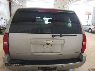 2009 Chevrolet Suburban LTZ с VIN 1GNFC36099R156290, выставлен на аукционе IAAI как лот 42508426 с пробегом 197 821 миль миль и . История ставок и продаж доступна на DreamBid. Изображение 16.
