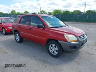 2008 Kia Sportage LX with VIN KNDJE723887490986, listed as a IAAI auction lot 42160771 with 195,545 mi miles. Bid and sale history available at carsss.com. Image 1.