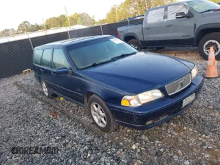 1998 Volvo V70 с VIN YV1LW5549W2493317, выставлен на аукционе IAAI как лот 41984714 с пробегом 294 060 миль миль и . История ставок и продаж доступна на DreamBid. Изображение 1.