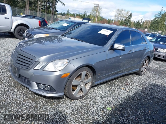 2010 Mercedes-Benz E-Class E 350 Luxury with VIN WDDHF8HB3AA128286, listed as a IAAI auction lot 41970037 with 183,961 mi miles. Bid and sale history available at carsss.com. Image 2.