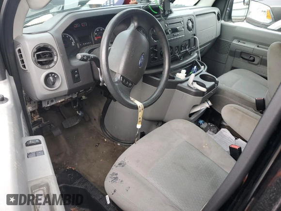 2013 Ford Econoline Passenger XL z VIN 1FBSS3BL7DDA67838, wystawiony jako Copart lot #84627494 z przebiegiem Nie podano mil oraz Szkoda całkowita • Salvage title. Historia ofert i sprzedaży dostępna na DreamBid. Obrazek 8.
