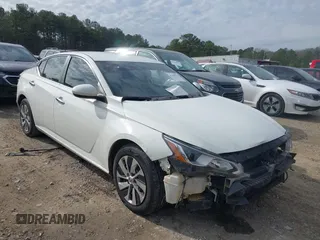 2020 Nissan Altima 2.5 S with VIN 1N4BL4BV5LC192590, listed as a IAAI auction lot 41459724 with 99,513 mi miles. Bid and sale history available at carsss.com. Image 1.