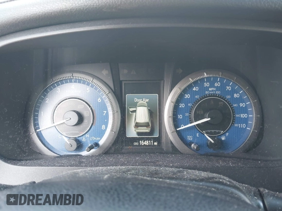 2016 Toyota Sienna XLE with VIN 5TDYK3DC4GS748888, listed as a IAAI auction lot 42605968 with 164,811 mi miles and . Bid and sale history available at DreamBid. Image 7.