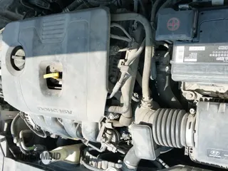 2019 Hyundai Elantra SEL z VIN 5NPD84LF6KH424046, wystawiony jako IAAI lot #42752656 z przebiegiem 113 706 mil mil oraz . Historia ofert i sprzedaży dostępna na DreamBid. Obrazek 19.