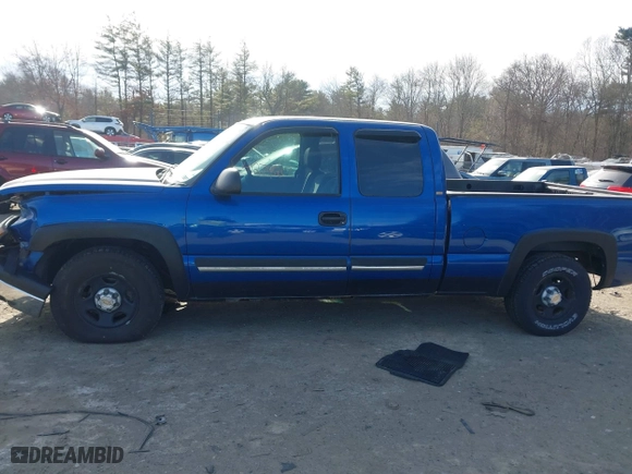 2003 Chevrolet Silverado 1500 Work Truck with VIN 1GCEC19X33Z360611, listed as a IAAI auction lot 41274217 with 152,523 mi miles. Bid and sale history available at carsss.com. Image 14.