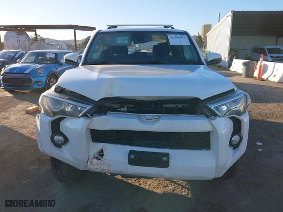 2020 Toyota 4Runner SR5 with VIN JTEBU5JR6L5775347, listed as a IAAI auction lot 41290016 with 59,610 mi miles. Bid and sale history available at carsss.com. Image 13.