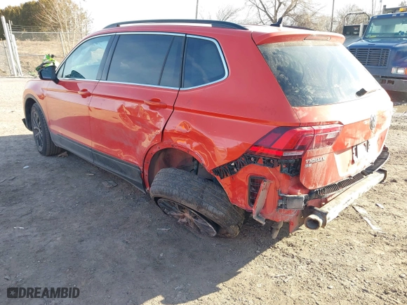 2019 Volkswagen Tiguan SE with VIN 3VV2B7AX5KM109109, listed as a IAAI auction lot 41768355 with 128,942 mi miles. Bid and sale history available at carsss.com. Image 3.