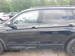 2023 Volkswagen Tiguan SE R-Line Black с VIN 3VVCB7AX3PM131427, выставлен на аукционе IAAI как лот 42314267 с пробегом 19 250 миль миль и . История ставок и продаж доступна на DreamBid. Изображение 14.