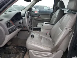 2007 Chevrolet Suburban LT with VIN 3GNGK26K97G302784, listed as a Copart auction lot 79525534 with 297,129 mi miles and Clean Title. Bid and sale history available at DreamBid. Image 7.