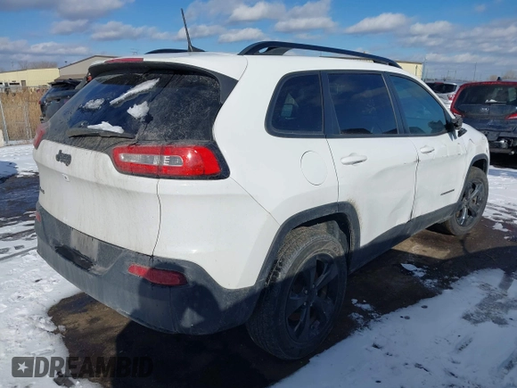 2018 Jeep Cherokee Latitude z VIN 1C4PJMCB1JD589697, wystawiony jako IAAI lot #41541689 z przebiegiem 131 694 mil mil oraz . Historia ofert i sprzedaży dostępna na DreamBid. Obrazek 4.