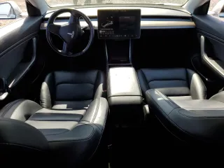 2018 Tesla Model 3 Long Range Battery z VIN 5YJ3E1EB7JF065140, wystawiony jako Copart lot #51916035 z przebiegiem 110 709 mil mil oraz Szkody całkowita. Historia ofert i sprzedaży dostępna na DreamBid. Obrazek 8.