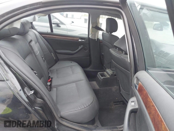2005 BMW 3 Series 325i with VIN WBAAZ33405KP92833, listed as a IAAI auction lot 42734129 with 123,680 mi miles and . Bid and sale history available at DreamBid. Image 8.