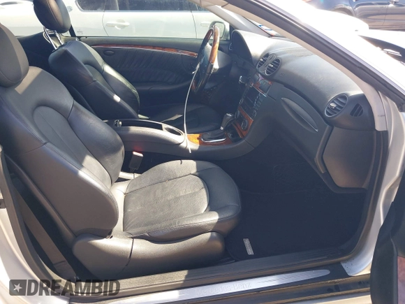 2008 Mercedes-Benz CLK 350 with VIN WDBTJ56H98F254530, listed as a IAAI auction lot 41715192 with 163,563 mi miles and . Bid and sale history available at carsss.com. Image 5.