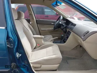1995 Honda Accord LX with VIN JHMCD5635SC053096, listed as a IAAI auction lot 41666918 with 166,745 mi miles and . Bid and sale history available at carsss.com. Image 5.