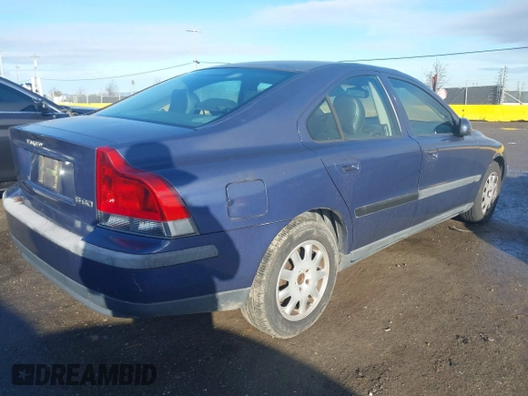 2002 Volvo S60 with VIN YV1RS61R422109693, listed as a IAAI auction lot 41523392 with 231,351 mi miles. Bid and sale history available at carsss.com. Image 4.