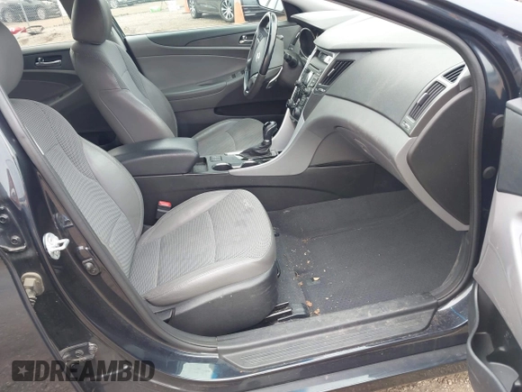 2013 Hyundai Sonata Limited z VIN 5NPEC4AC4DH694343, wystawiony jako IAAI lot #42493675 z przebiegiem 132 551 mil mil oraz . Historia ofert i sprzedaży dostępna na DreamBid. Obrazek 5.