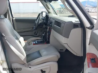 2007 Jeep Commander Limited with VIN 1J8HG58287C580732, listed as a IAAI auction lot 41804481 with 130,182 mi miles. Bid and sale history available at carsss.com. Image 5.