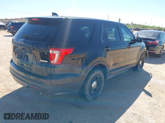 2017 Ford Police Interceptor Utility z VIN 1FM5K8ATXHGE30575, wystawiony jako IAAI lot #42070293 z przebiegiem 99 712 mil mil oraz . Historia ofert i sprzedaży dostępna na DreamBid. Obrazek 4.