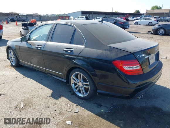 2013 Mercedes-Benz C 250 Sport z VIN WDDGF4HB9DR274623, wystawiony jako IAAI lot #42454520 z przebiegiem 142 991 mil mil oraz . Historia ofert i sprzedaży dostępna na DreamBid. Obrazek 3.