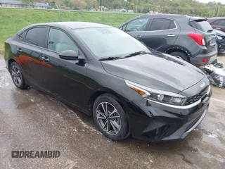 2022 Kia Forte LXS z VIN 3KPF24AD4NE450309, wystawiony jako IAAI lot #42066381 z przebiegiem 43 314 mil mil oraz . Historia ofert i sprzedaży dostępna na DreamBid. Obrazek 1.