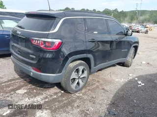 2018 Jeep Compass Latitude with VIN 3C4NJCBB8JT124640, listed as a IAAI auction lot 42182791 with 179,376 mi miles and . Bid and sale history available at DreamBid. Image 4.