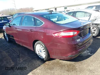 2013 Ford Fusion SE Hybrid with VIN 3FA6P0LU8DR206943, listed as a IAAI auction lot 41822643 with 141,484 mi miles. Bid and sale history available at carsss.com. Image 3.