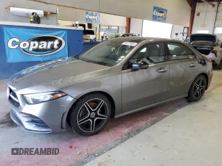 2019 Mercedes-Benz A 220 z VIN WDD3G4FB6KW001426, wystawiony jako Copart lot #54672985 z przebiegiem 56 772 mil mil oraz Szkoda całkowita • Salvage title. Historia ofert i sprzedaży dostępna na DreamBid. Obrazek 1.