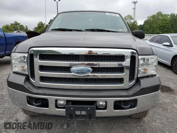 2007 Ford F-250 XL with VIN 1FTSW21567EA04547, listed as a Copart auction lot 70557524 with 123,408 mi miles and Salvage title. Bid and sale history available at DreamBid. Image 5.