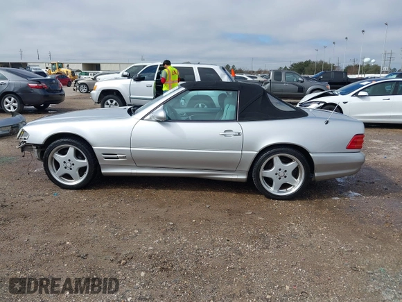 2000 Mercedes-Benz SL with VIN WDBFA68F0YF188738, listed as a IAAI auction lot 41652926 with 61,075 mi miles. Bid and sale history available at carsss.com. Image 15.