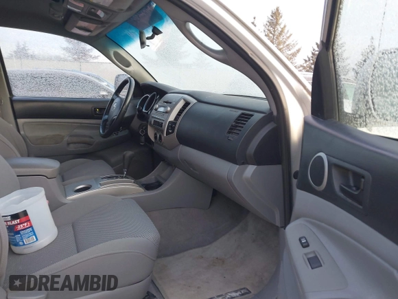 2006 Toyota Tacoma with VIN 5TEUU42N26Z238253, listed as a IAAI auction lot 41249690 with 226,094 mi miles. Bid and sale history available at carsss.com. Image 5.