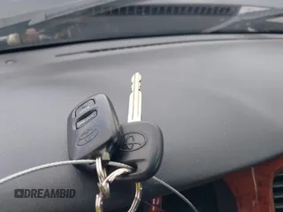 2006 Toyota Highlander z VIN JTEDW21A660011575, wystawiony jako IAAI lot #41799387 z przebiegiem 177 209 mil mil oraz . Historia ofert i sprzedaży dostępna na DreamBid. Obrazek 11.