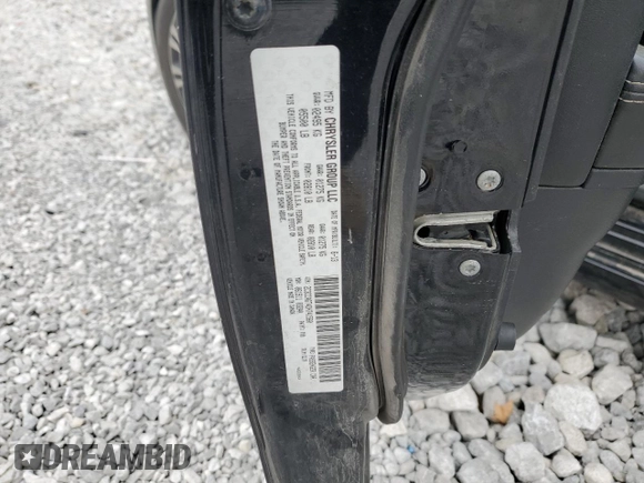 2013 Chrysler 300 S z VIN 2C3CCAGT4DH741560, wystawiony jako Copart lot #78879594 z przebiegiem 161 647 mil mil oraz Szkoda całkowita • Salvage title. Historia ofert i sprzedaży dostępna na DreamBid. Obrazek 12.