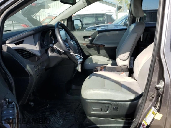 2018 Toyota Sienna XLE Auto Access Seat with VIN 5TDYZ3DC2JS930768, listed as a Copart auction lot 52964115 with 121,191 mi miles and Salvage Title. Bid and sale history available at DreamBid. Image 7.