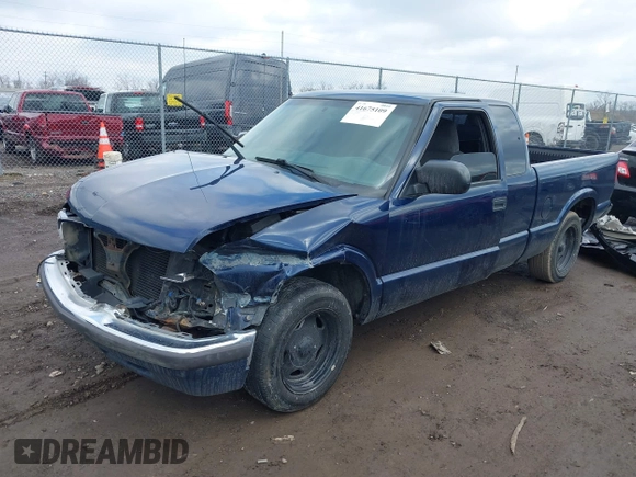 2000 Chevrolet S-10 LS with VIN 1GCCS19WXY8242120, listed as a IAAI auction lot 41675109 with 196,408 mi miles. Bid and sale history available at carsss.com. Image 2.