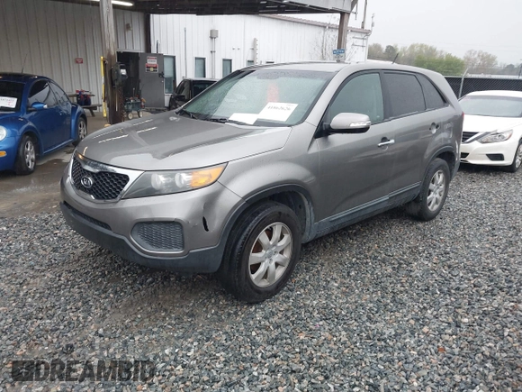 2012 Kia Sorento LX with VIN 5XYKT3A19CG244821, listed as a IAAI auction lot 41862626 with 243,165 mi miles. Bid and sale history available at carsss.com. Image 2.