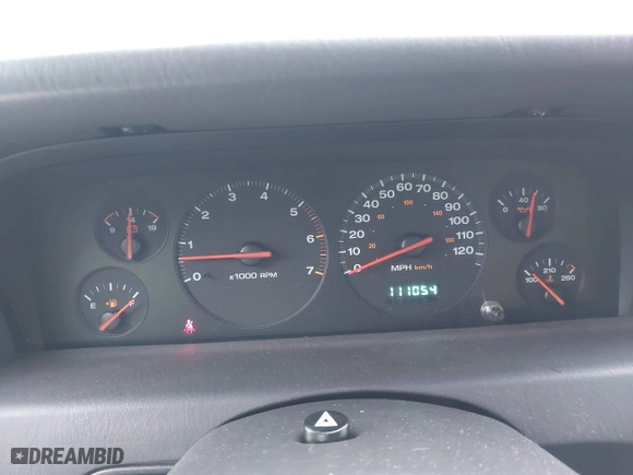 2001 Jeep Grand Cherokee Laredo with VIN 1J4GW48N21C730703, listed as a IAAI auction lot 41581667 with 111,054 mi miles. Bid and sale history available at carsss.com. Image 7.