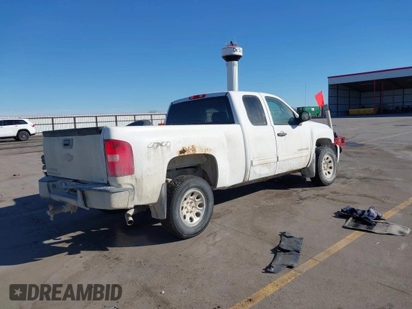 2010 Chevrolet Silverado 1500 LS with VIN 1GCSKREA2AZ131694, listed as a IAAI auction lot 41690369 with Not Provided miles and . Bid and sale history available at DreamBid. Image 4.