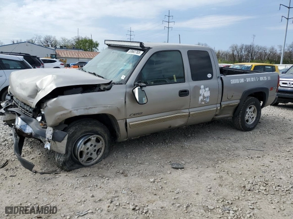2001 Chevrolet Silverado 1500 LS with VIN 1GCEK19TX1E192826, listed as a Copart auction lot 53662765 with 0 mi miles and Salvage Title. Bid and sale history available at carsss.com. Image 1.
