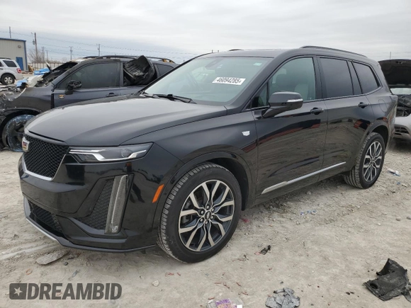 2021 Cadillac XT6 Sport z VIN 1GYKPGRS3MZ140296, wystawiony jako Copart lot #46094285 z przebiegiem 49 429 mil mil oraz Szkoda całkowita • Salvage title. Historia ofert i sprzedaży dostępna na DreamBid. Obrazek 1.