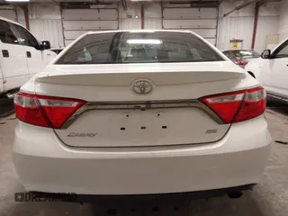 2015 Toyota Camry XLE with VIN 4T1BF1FK0FU083626, listed as a IAAI auction lot 41911558 with 79,640 mi miles and . Bid and sale history available at DreamBid. Image 17.