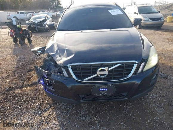 2010 Volvo XC60 3.2L with VIN YV4982DL7A2122700, listed as a IAAI auction lot 41620402 with 184,507 mi miles. Bid and sale history available at carsss.com. Image 6.