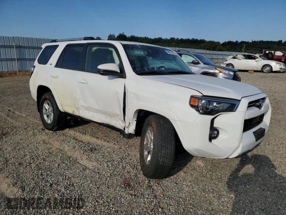 2024 Toyota 4Runner SR5 z VIN JTEMU5JR5R6292041, wystawiony jako Copart lot #59817895 z przebiegiem 9 451 mil mil oraz Szkoda całkowita • Salvage title. Historia ofert i sprzedaży dostępna na DreamBid. Obrazek 4.