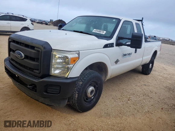 2014 Ford F-250 XLT with VIN 1FT7X2BT0EEB28715, listed as a Copart auction lot 43449075 with 177,622 mi miles and Clean title. Bid and sale history available at DreamBid. Image 1.